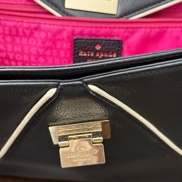 Kate Spade: Black and White Handbag - Picture 9 of 11